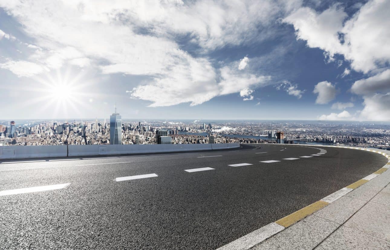 Image-of-road-leading-into-New-York-CIty