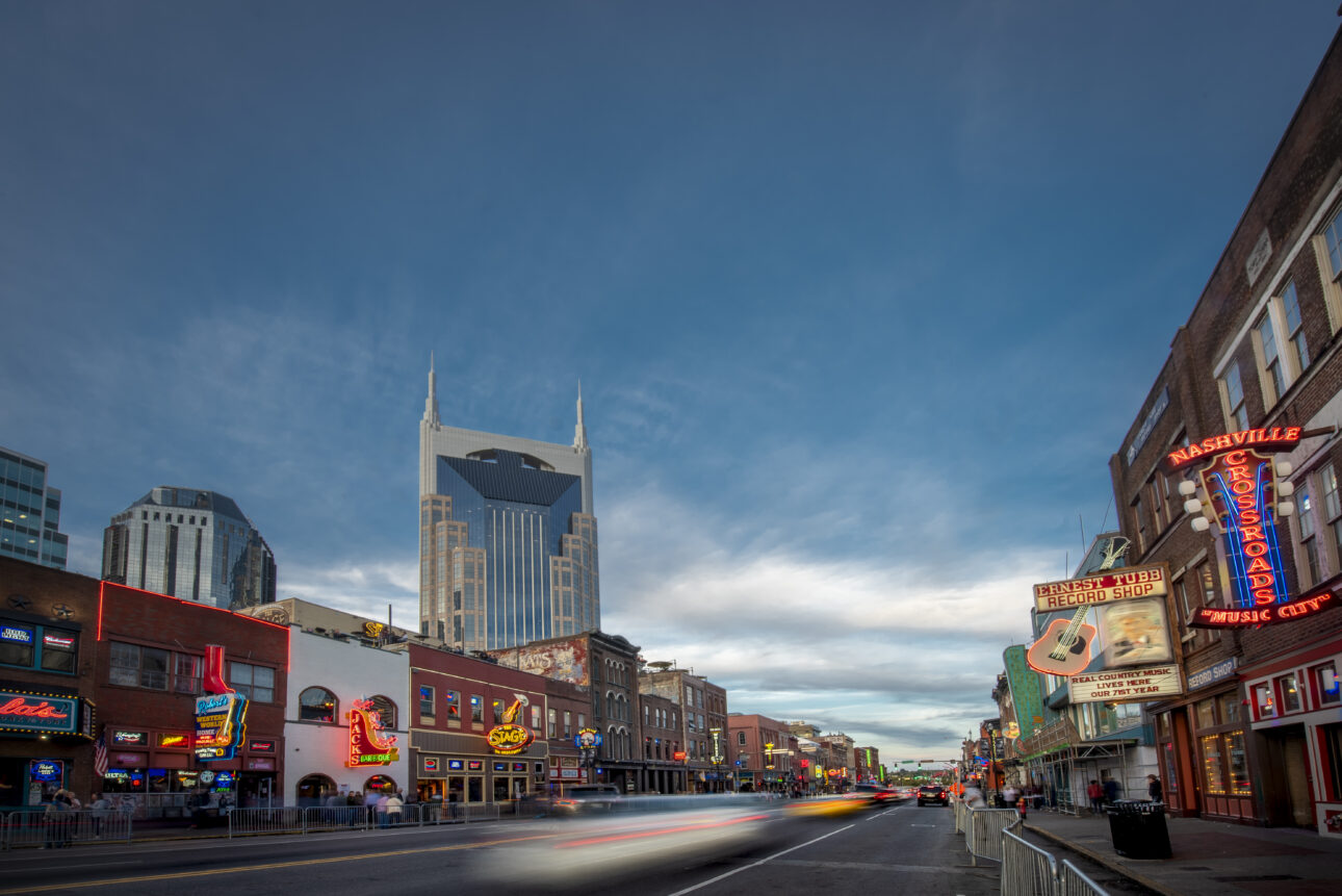 downtown-nashville-at-night